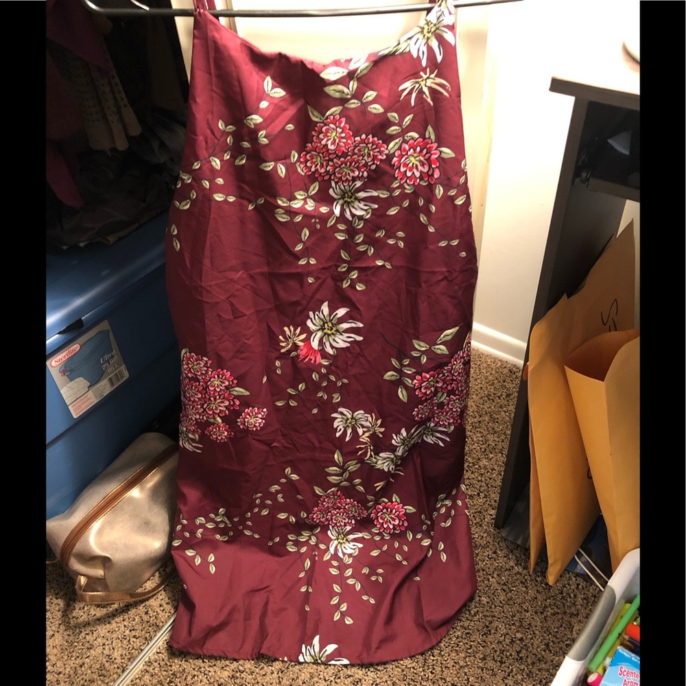 Women’s tunic floral wine large silky feel new never worn no tags